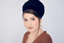 Load image into Gallery viewer, Premium Velcro Bobo Volumizer by Helen Limon