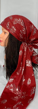 Load image into Gallery viewer, Silver Metallic LEAF Print Pretieds