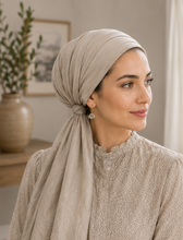 Load image into Gallery viewer, The Effortless All-Season Scarf
