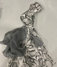 Load image into Gallery viewer, Full of Ruffles
