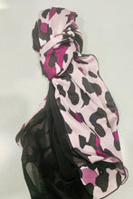 Load image into Gallery viewer, Full of Ruffles
