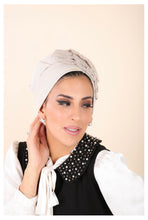 Load image into Gallery viewer, Yodfat Pearl Studded Turban
