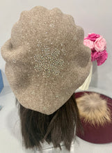 Load image into Gallery viewer, Beige Cashmere Winter Beret
